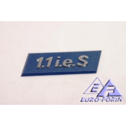 Znak modelu Uno "1.1 i.e. S" boczny